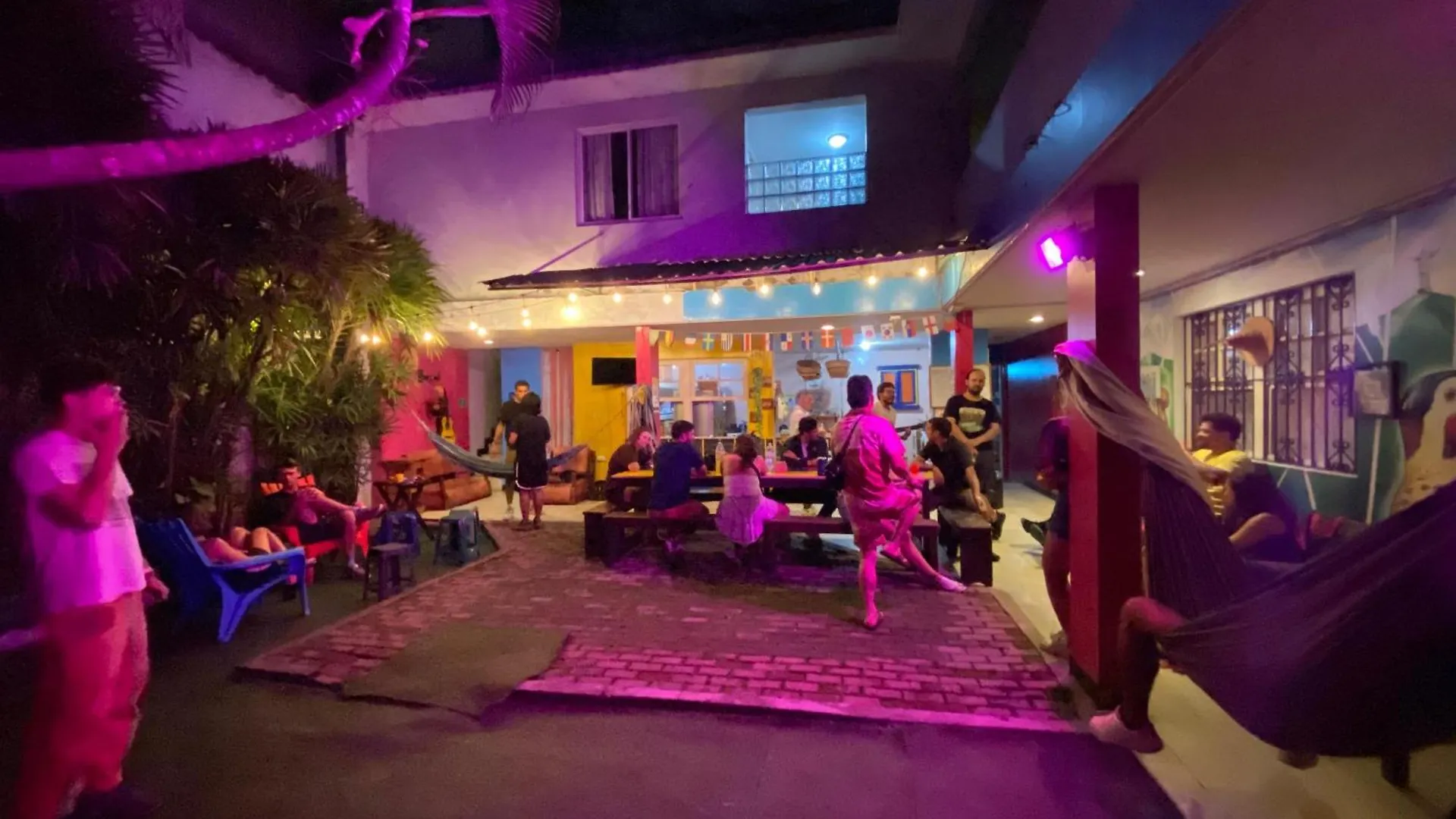 The Pelican Larry Hostel Cali 0*,  Colombia