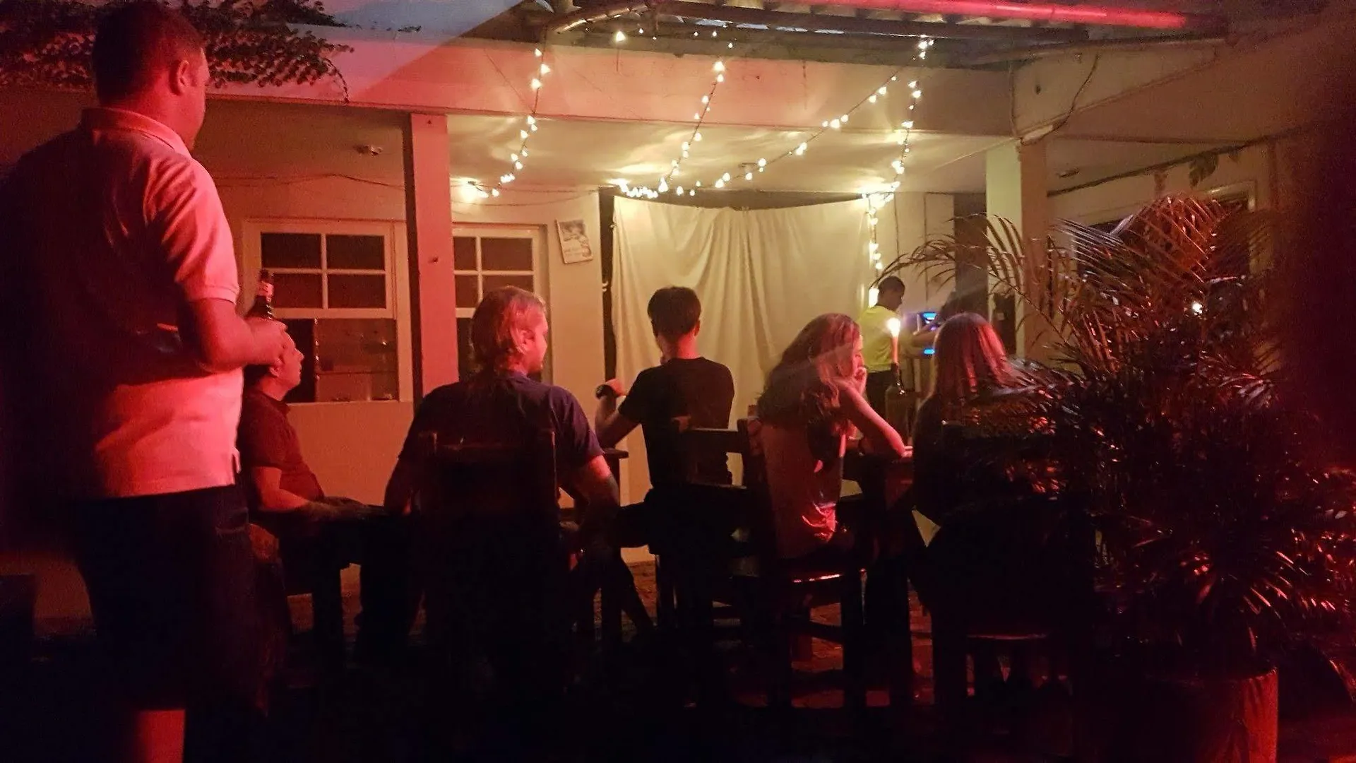 The Pelican Larry Hostel Cali